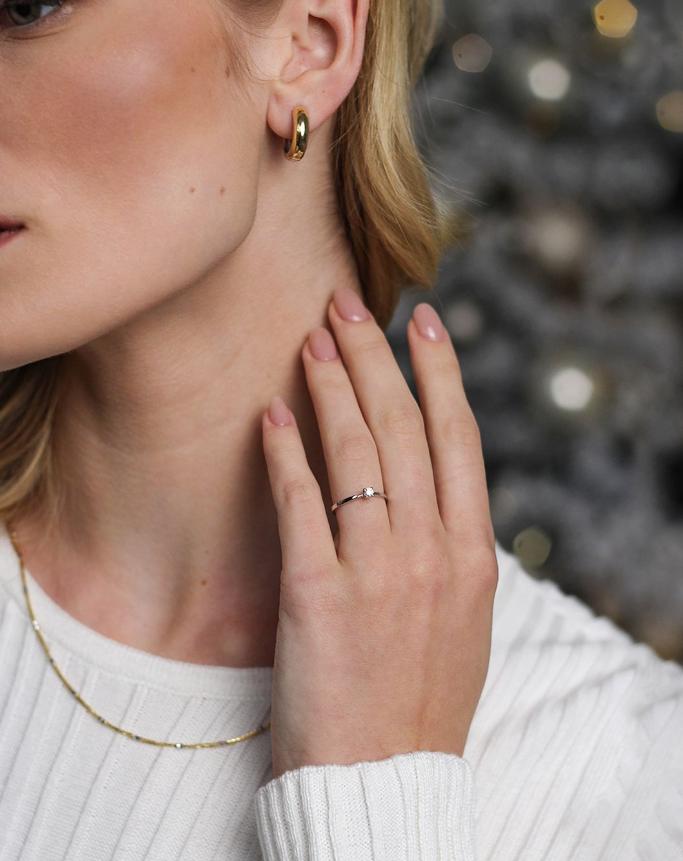 Обручка для заручин: чому вона така важлива?