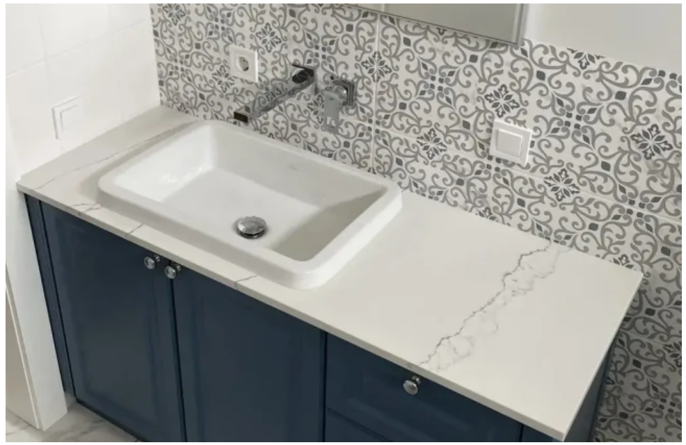 Раковина из камня в ванную