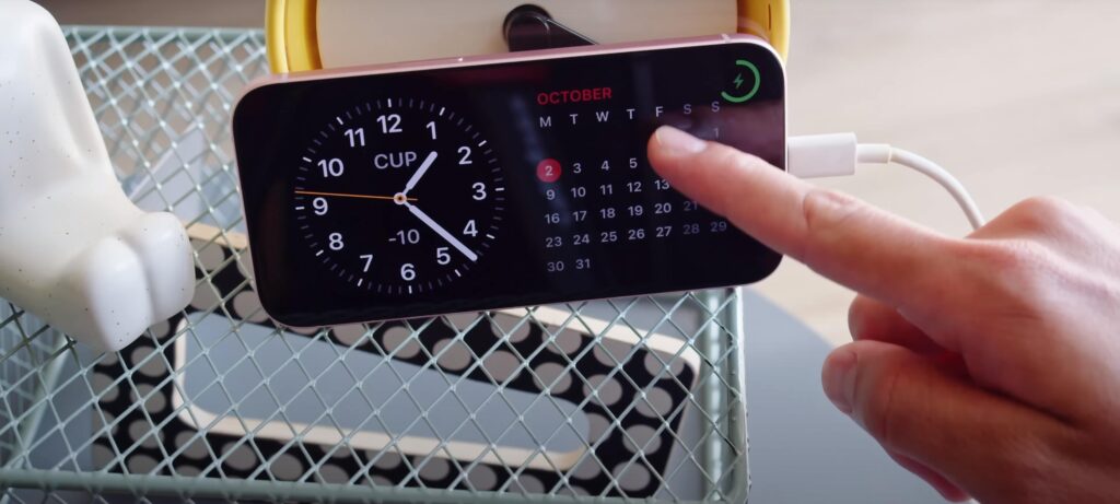 тестуємо зарядку в iphone 15